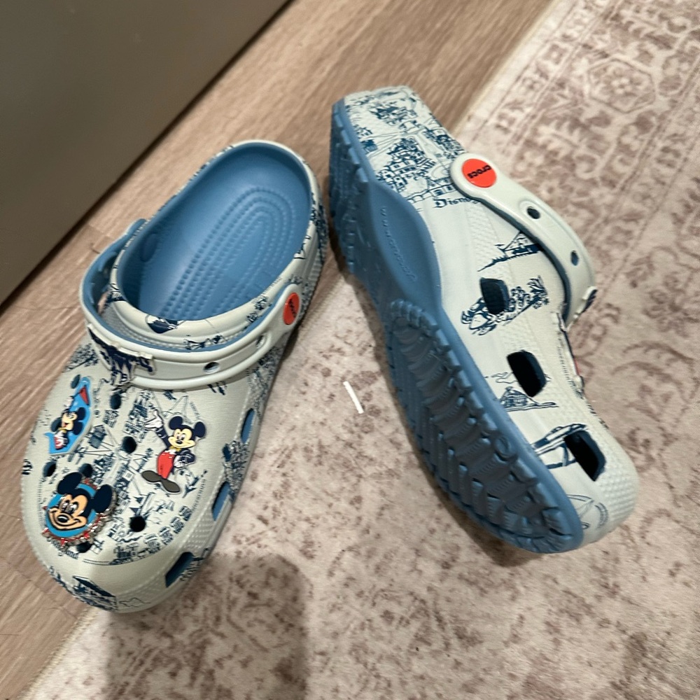 Crocs - Picture 7 of 9